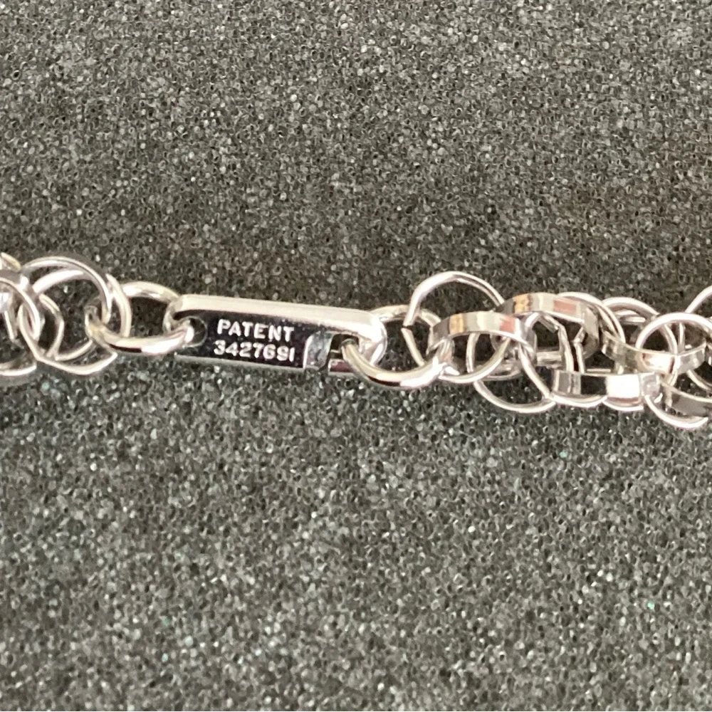 🚨Final Sale🚨!! Unique Silver Chain Necklace 18”